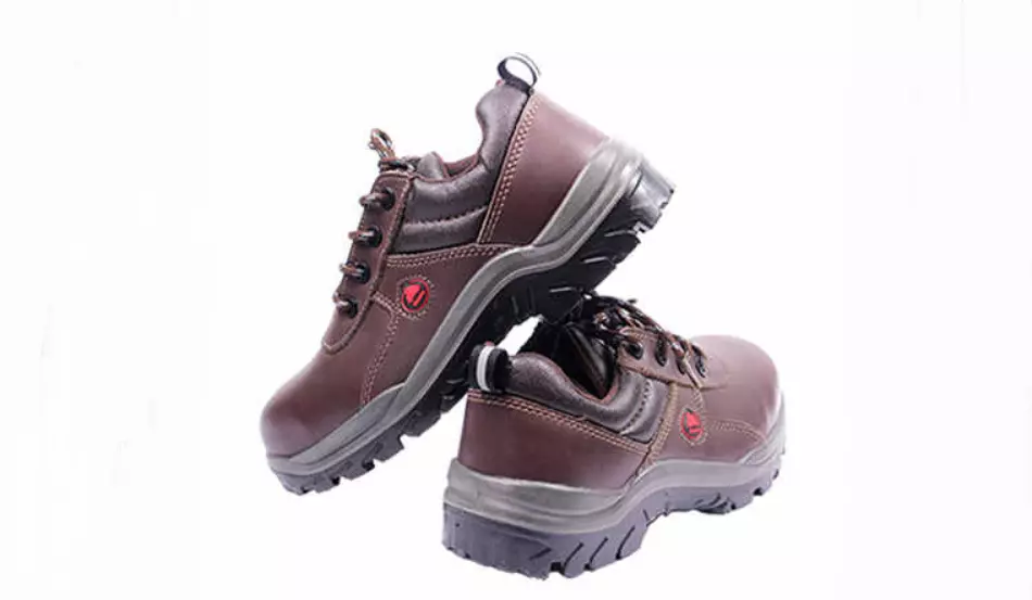 safety shoes.webp